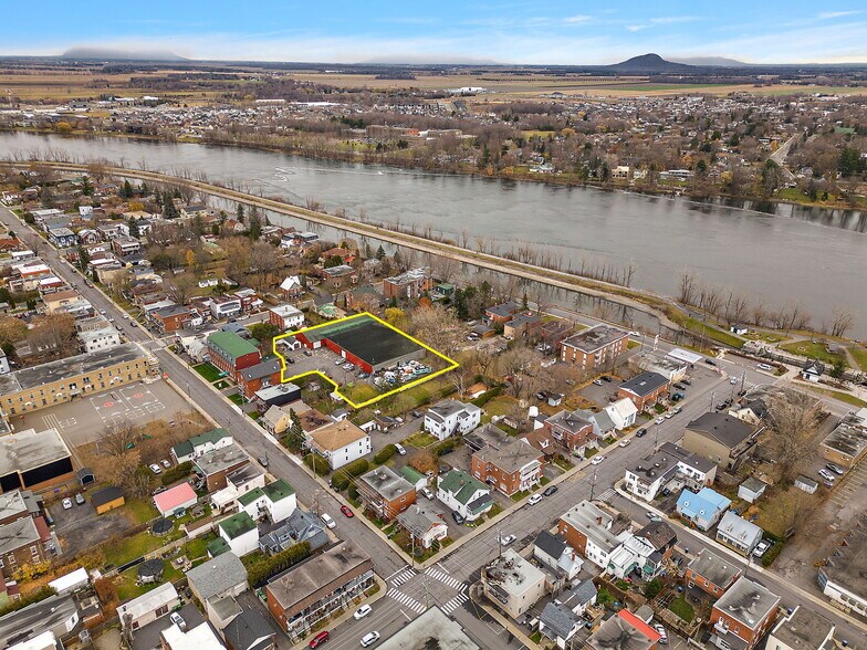 More Photos Of 141 Rue De Salaberry, Saint-jean-sur-richelieu Warehouse For Lease