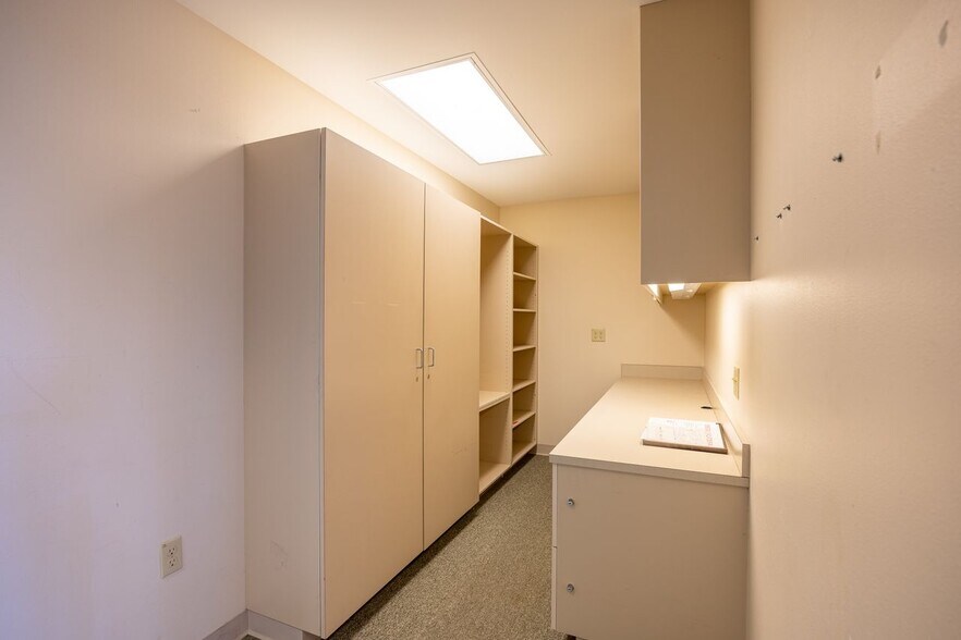 More Photos Of 811 Georgiana St, Port Angeles Medical For Sale