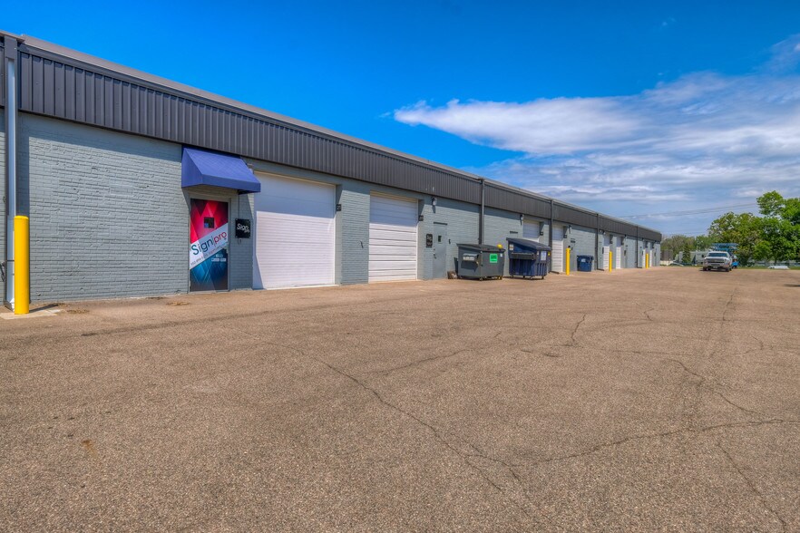 More Photos Of 5250-5280 W 74th St, Edina Light Distribution For Lease