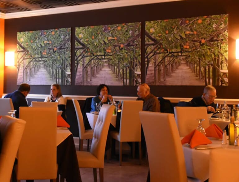 More Photos Of 142 Old Ridgefield Rd, Wilton Storefront For Lease