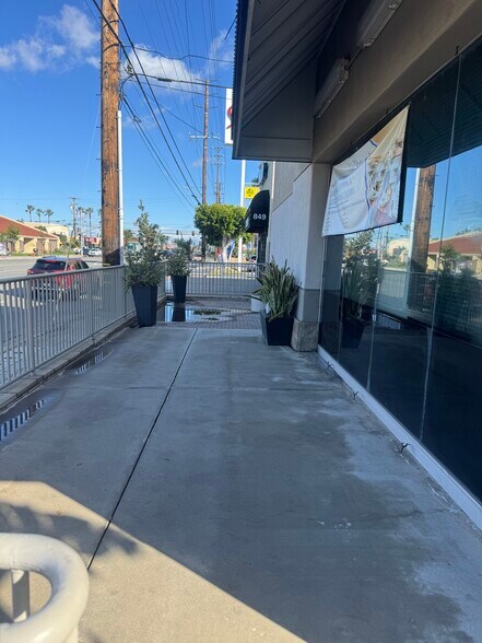 More Photos Of 821-843 N Tustin St, Orange Storefront For Lease