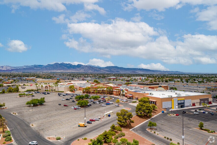 More Photos Of 4300 Meadows Ln, Las Vegas Unknown For Lease