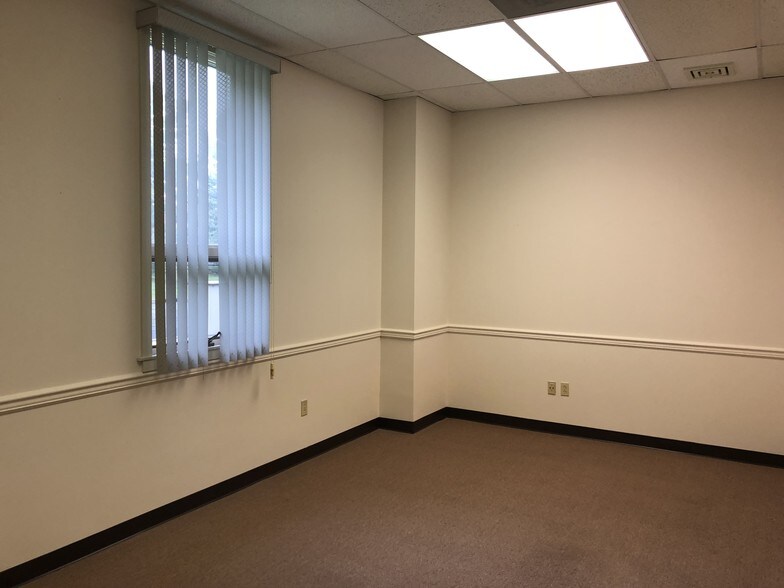 More Photos Of 1600 Reed Rd, Pennington Light Distribution For Sale
