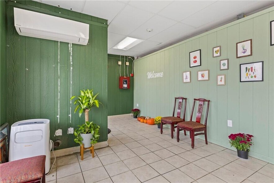 More Photos Of 1670-1674 Main St, West Warwick Storefront Retail Residential For Sale