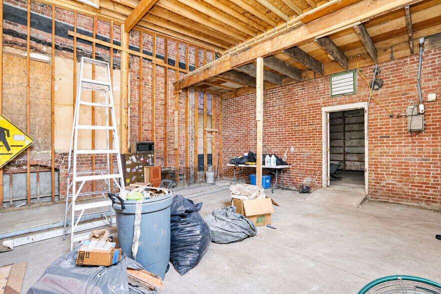 More Photos Of 1304 2nd St, Perry Storefront For Sale