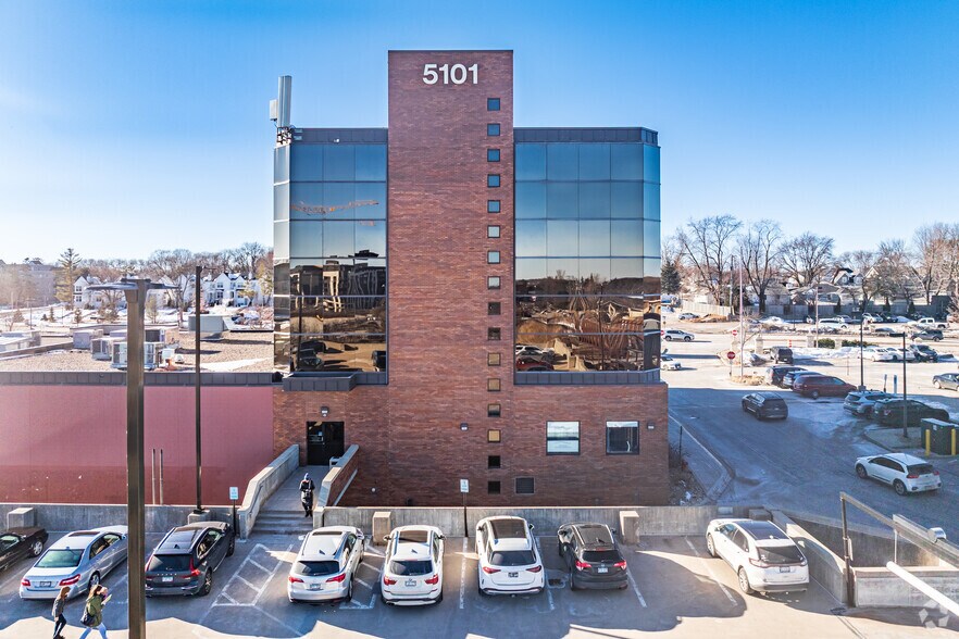 More Photos Of 5101 Vernon Ave, Edina Office For Lease