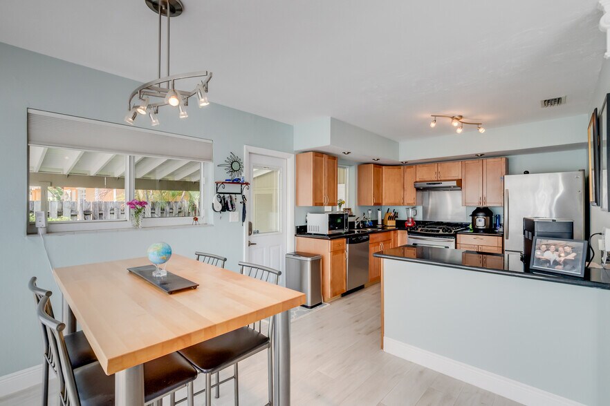 More Photos Of 1606 NE 15th Ave, Fort Lauderdale Specialty For Sale