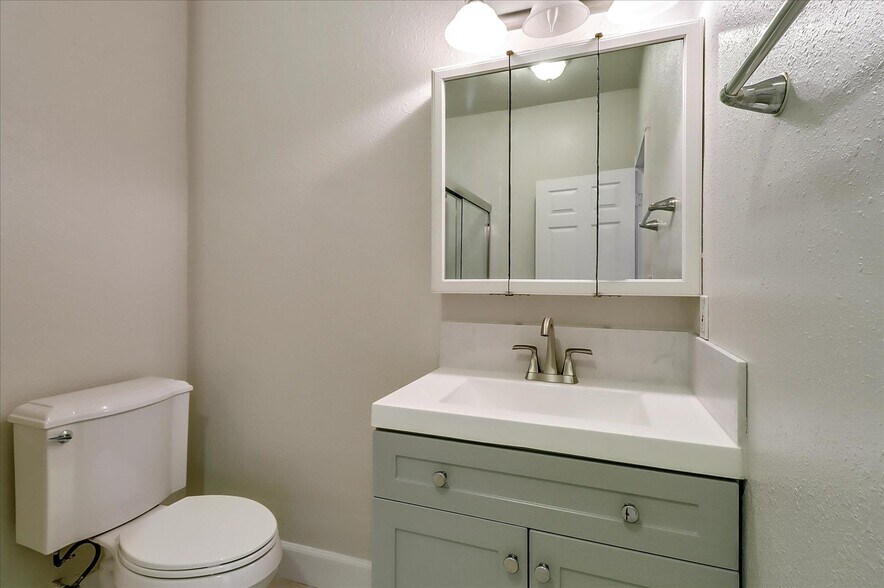 More Photos Of 270 E Saint John St, San Jose Apartments For Sale