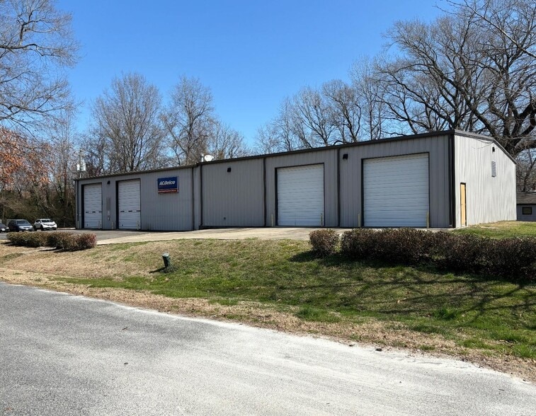 Primary Photo Of 1008 Yager Ct, Chesapeake Auto Repair For Sale