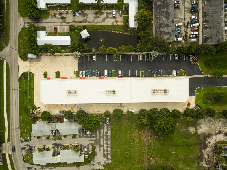 More Photos Of 3395 Lake Worth Rd, Lake Worth Flex For Lease