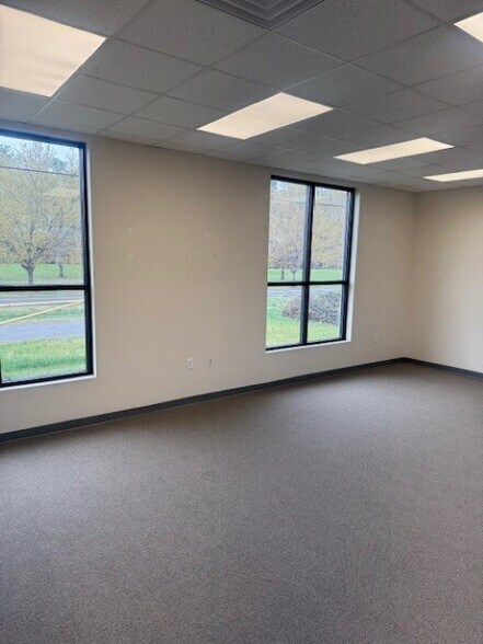 More Photos Of 14936 Brown Mill Rd, Huntersville Self Storage For Lease