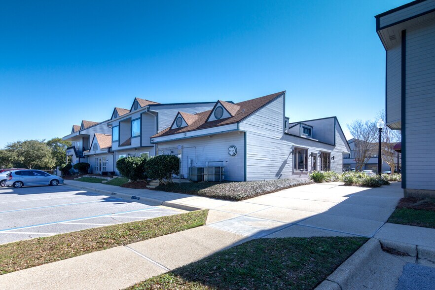 More Photos Of 4400 Bayou Blvd, Pensacola Office Residential For Lease