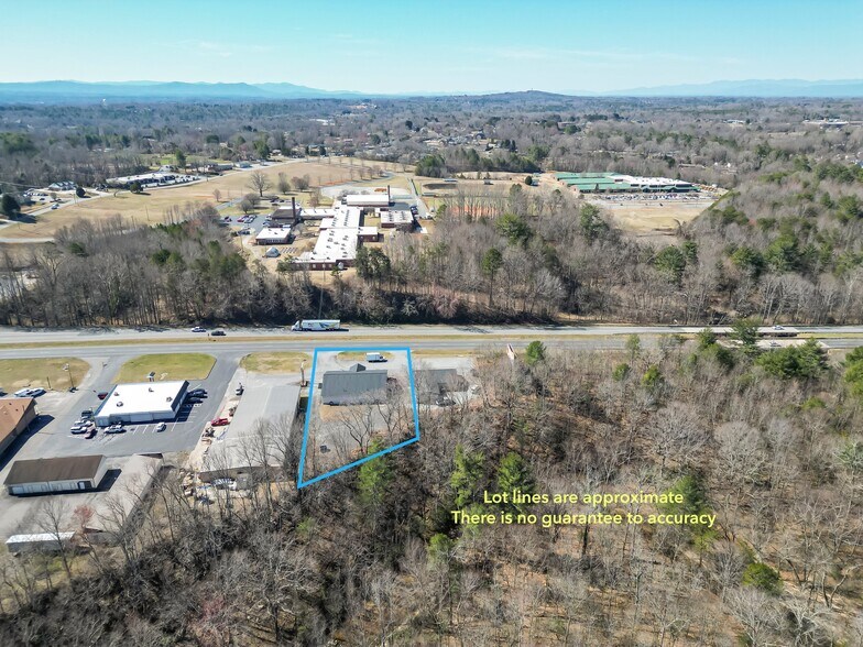 More Photos Of 2994 Hickory Blvd, Hudson Freestanding For Sale