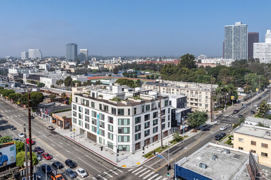 More Photos Of 11701 Santa Monica Blvd, Los Angeles Apartments For Lease