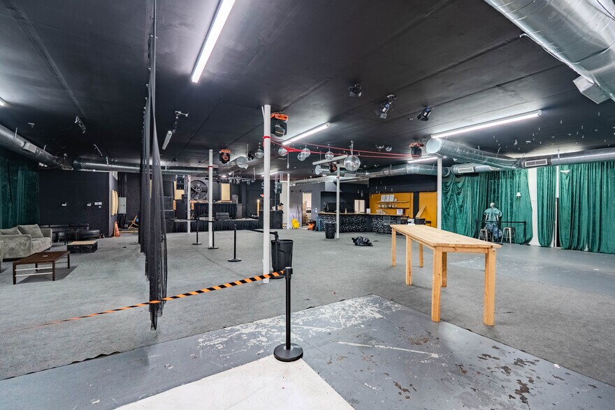 More Photos Of 702 NW 5th Ave, Miami Flex For Sale