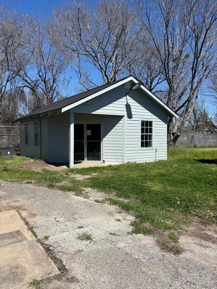 More Photos Of 11950 Alief Clodine Rd, Houston Light Distribution For Sale