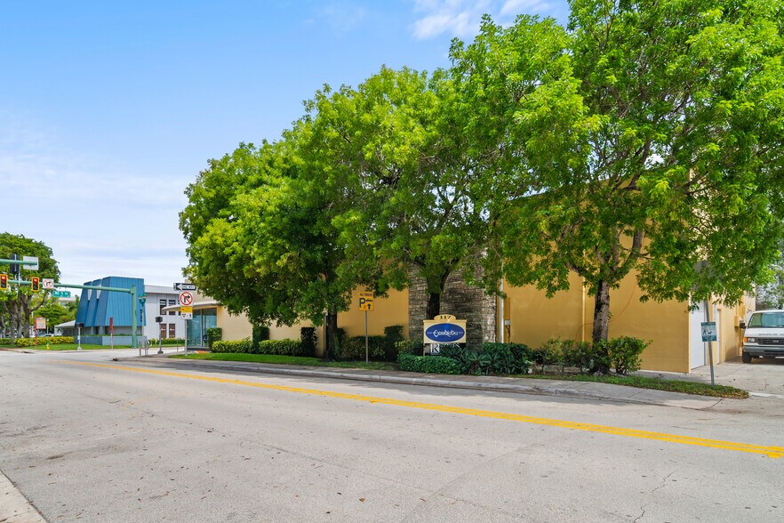More Photos Of 117 NE 5th Ave, Delray Beach Storefront Retail Office For Sale
