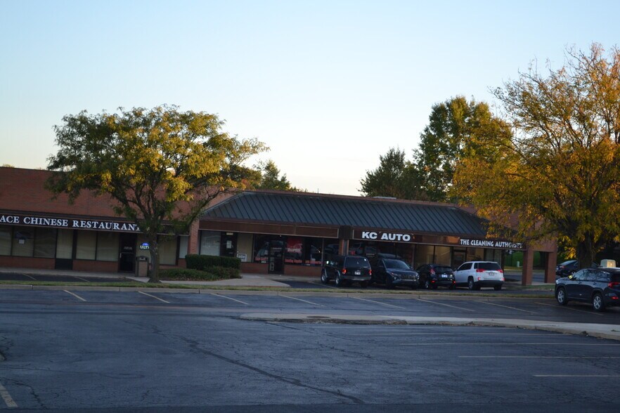 More Photos Of 12020-12114 W 87th St Pky, Lenexa Unknown For Lease