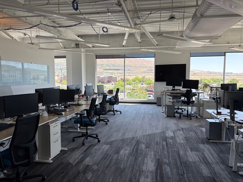 More Photos Of 13693 S 200 W, Draper Office For Lease