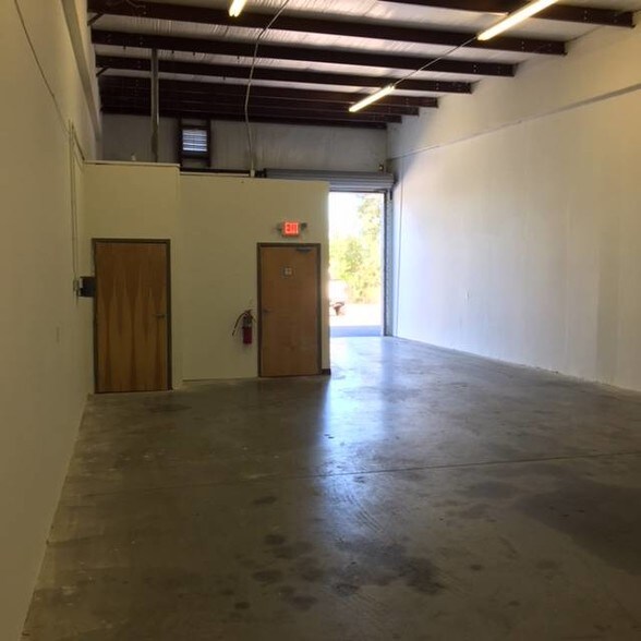 More Photos Of 202 Palmetto St, Orlando Industrial For Lease