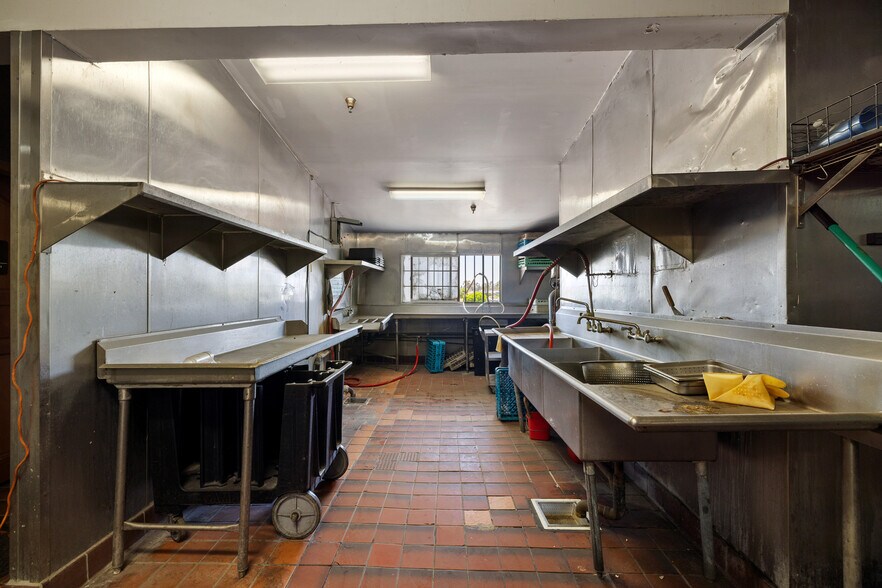 More Photos Of 10478 Valley Blvd, El Monte Restaurant For Sale