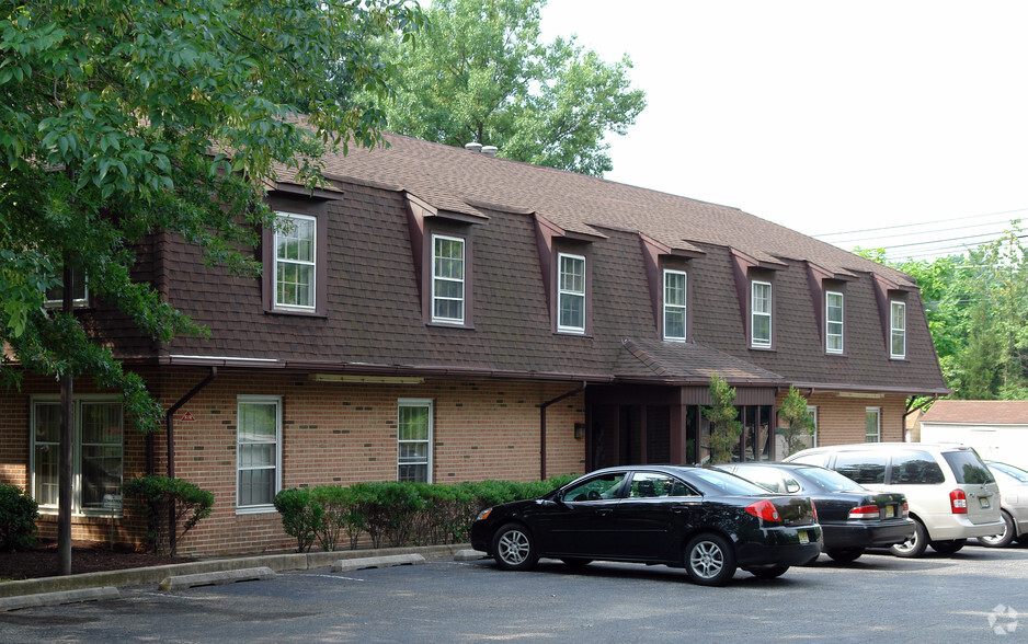 Primary Photo Of 510 S Burnt Mill Rd, Voorhees Office For Lease