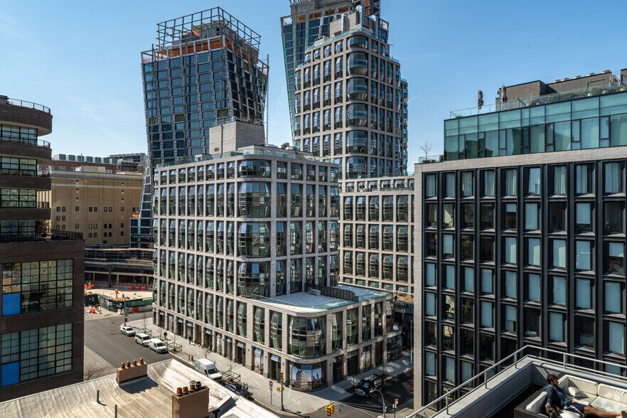 More Photos Of 515 W 18th St, New York Apartments For Lease