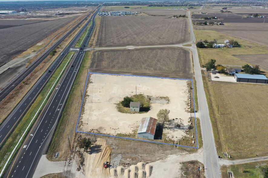 More Photos Of 5860 Limmer Loop, Hutto Warehouse For Lease