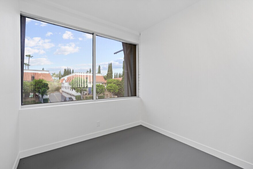 More Photos Of 2215 N Broadway, Santa Ana Medical For Sale