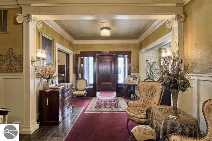 More Photos Of 230 Wellington St, Traverse City Hospitality For Sale