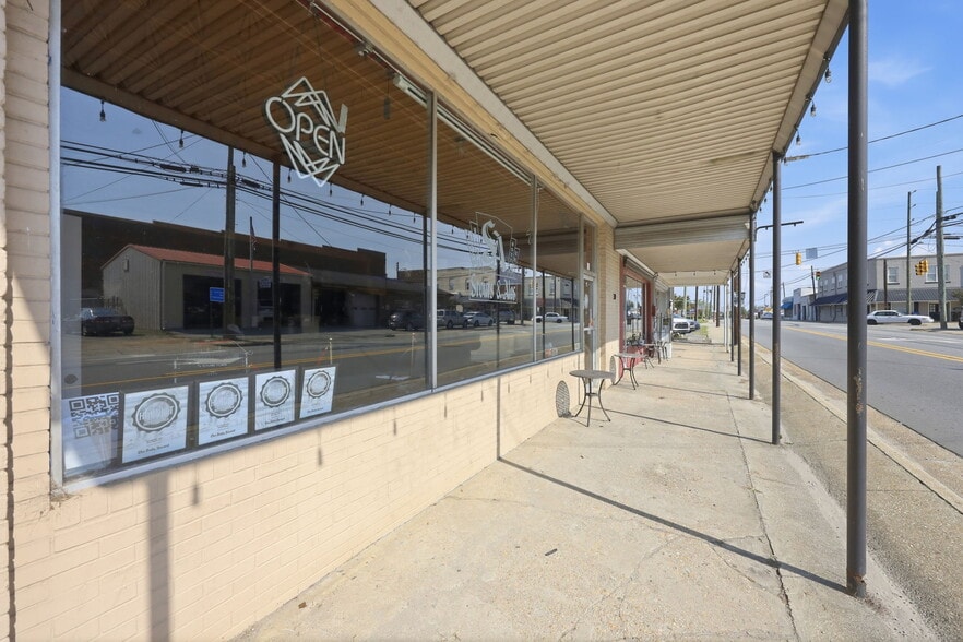 More Photos Of 30 S McKinley St, Coats Sports And Entertainment For Sale