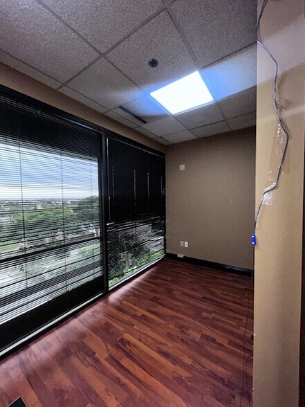 More Photos Of 900 W 49th St, Hialeah Medical For Lease