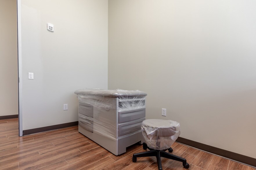 More Photos Of 16422 Stuebner Airline Rd, Spring Medical For Lease