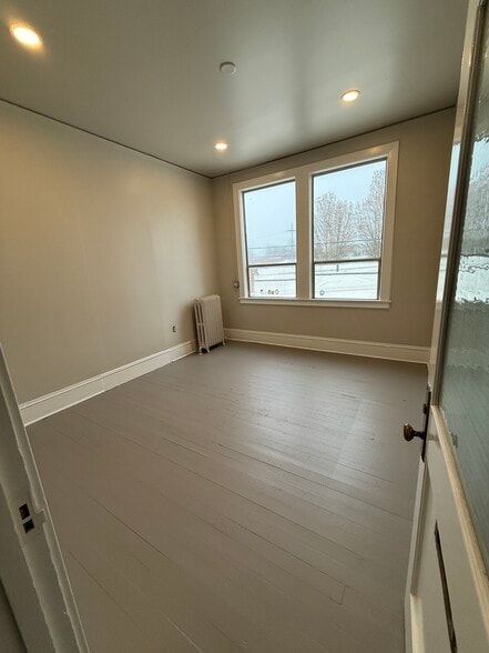 More Photos Of 8523-8527 N Lombard St, Portland Storefront Retail Office For Sale