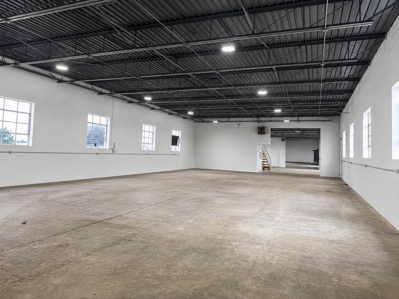 More Photos Of 26272 Groesbeck Hwy, Warren Warehouse For Sale
