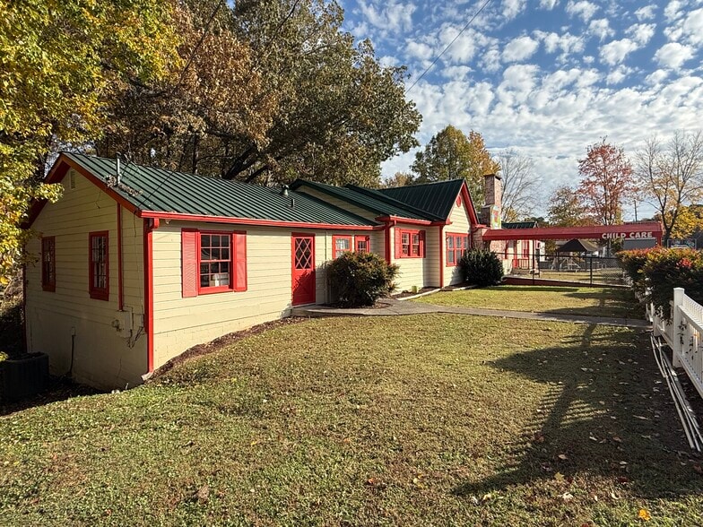More Photos Of 4168 S Main St, Acworth Daycare Center For Sale