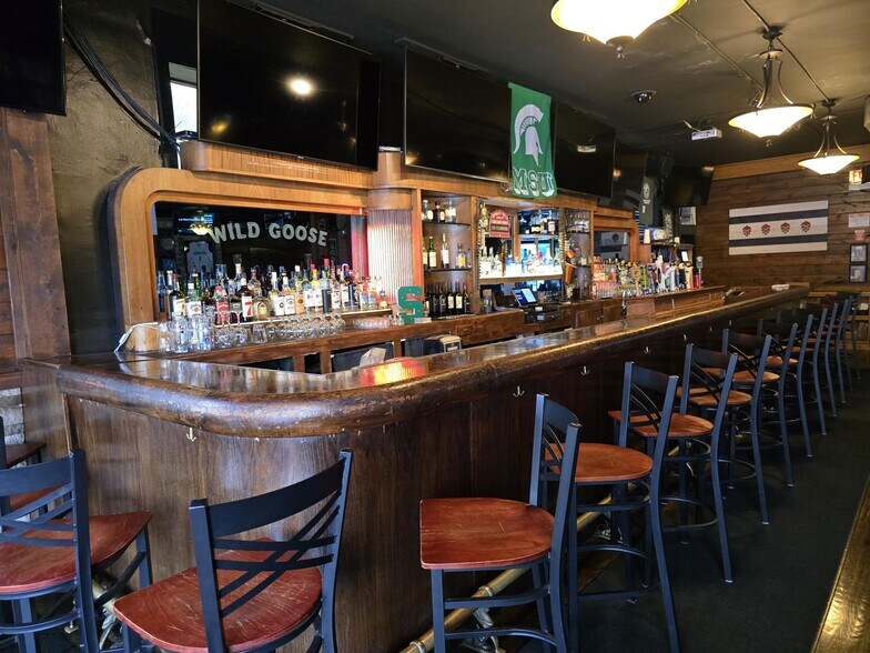 More Photos Of 4263 Lincoln Ave, Chicago Restaurant For Lease