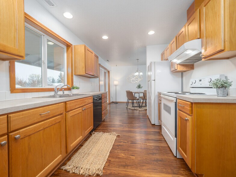 More Photos Of 402 E Washington St, Carlton Multifamily For Sale