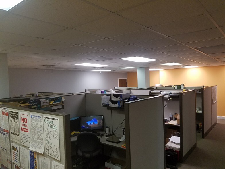 More Photos Of 8830-8854 Rixlew Ln, Manassas Flex For Lease