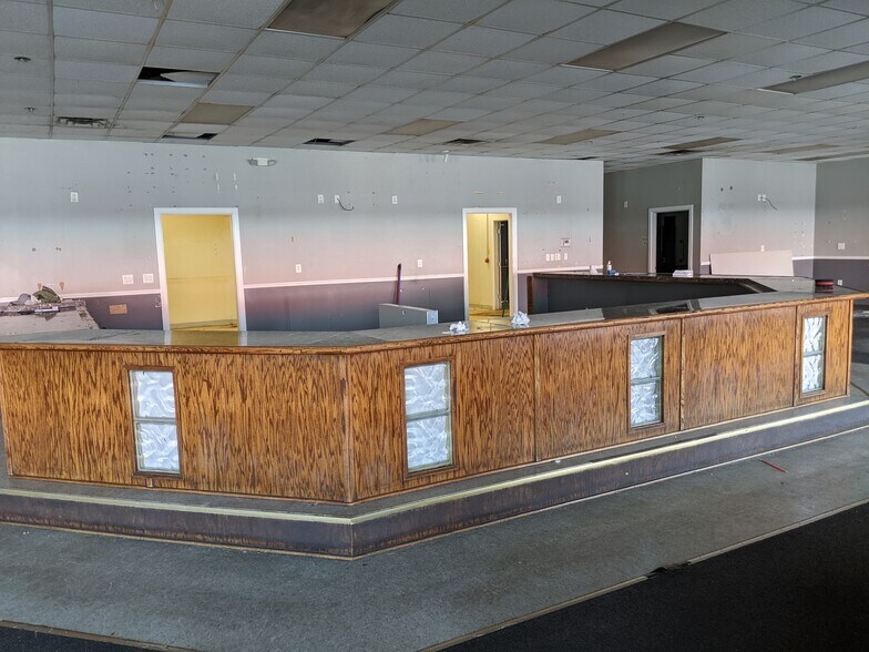 More Photos Of 1761 Goucher St, Johnstown Storefront For Sale