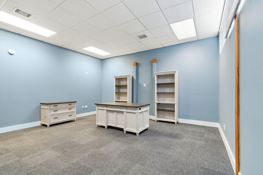 More Photos Of 2801-2805 Dr Martin Luther King Jr St N, Saint Petersburg Storefront Retail Office For Lease