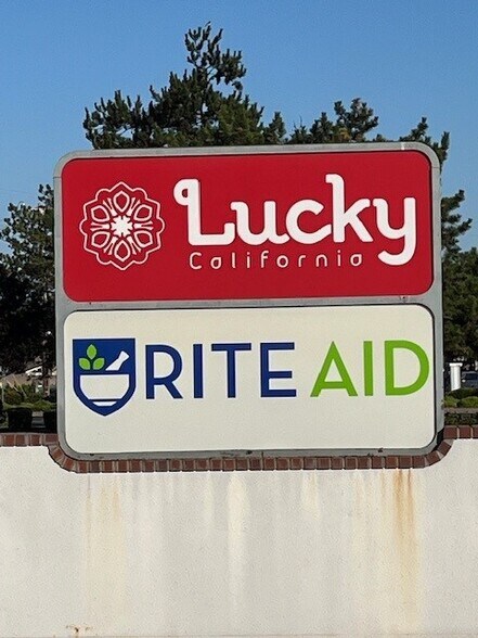 More Photos Of 2555 Main St, Oakley Drugstore For Lease