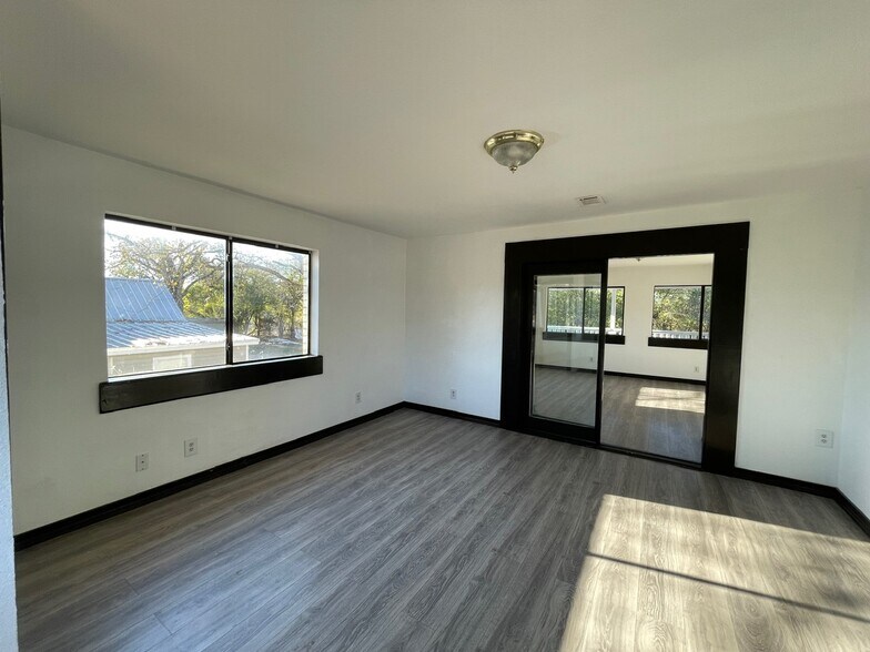 More Photos Of 613 Central Texas Expy, Lampasas Multifamily For Sale