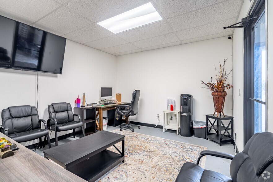 More Photos Of 18500 Pearland Sites Rd, Pearland Unknown For Lease