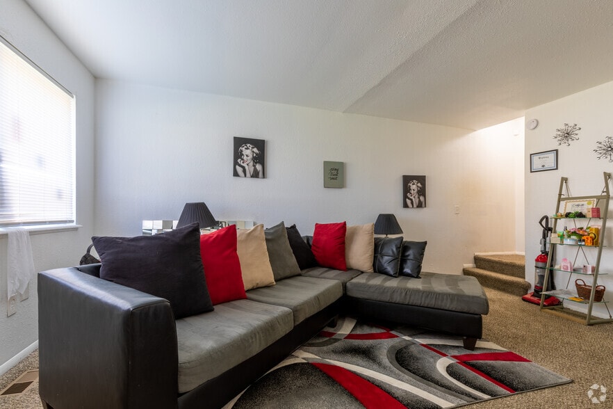 More Photos Of 6028 Vanderbilt Dr, Mount Morris Apartments For Sale