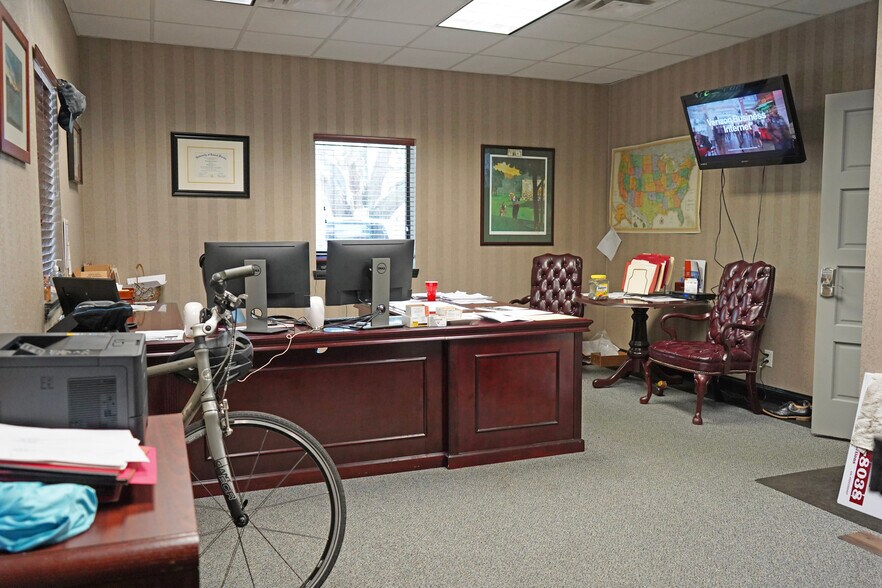 More Photos Of 483 Montgomery Rd, Altamonte Springs Office For Sale