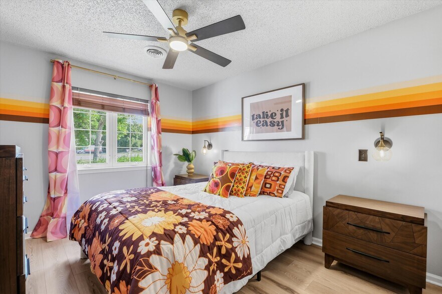 More Photos Of 107 Amity st, Louisburg Hotel For Sale