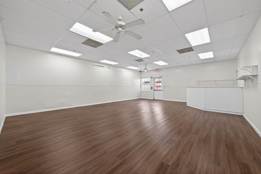 More Photos Of 8525 Queenston Blvd, Houston Freestanding For Sale