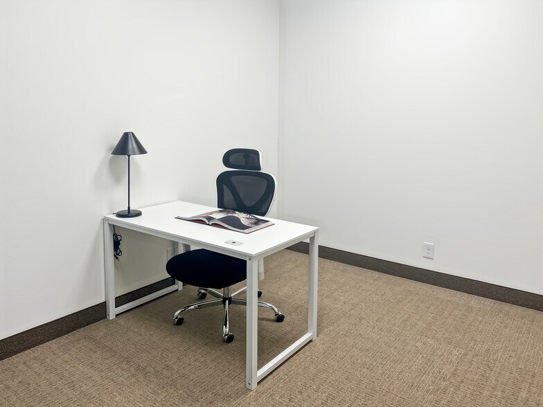 More Photos Of 100 7th Ave, Chardon Coworking Space