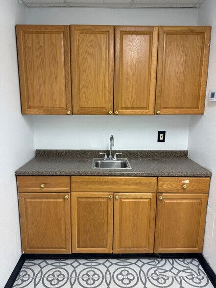 More Photos Of 31007-a W IH-10, Boerne Unknown For Lease